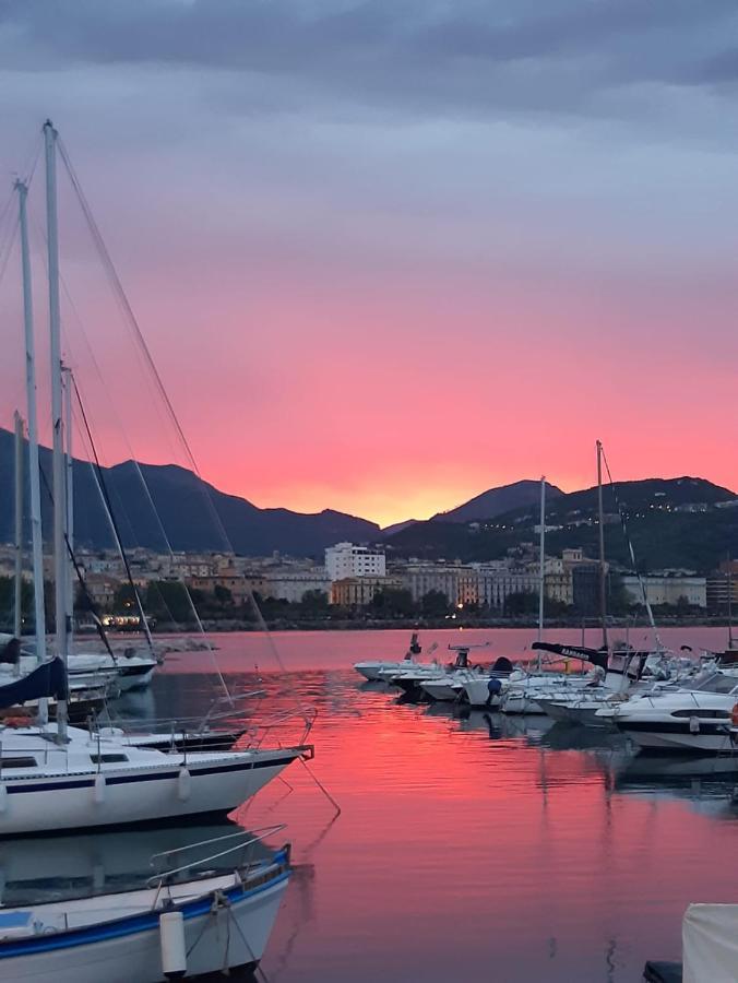 Cullati Dal Mare Deluxe-B&B On Board Salerno Exterior photo