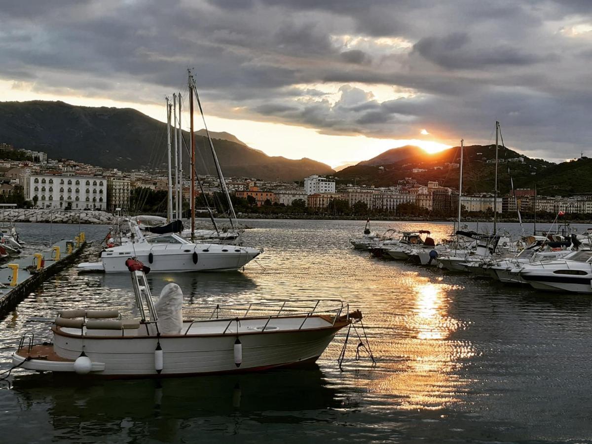 Cullati Dal Mare Deluxe-B&B On Board Salerno Exterior photo